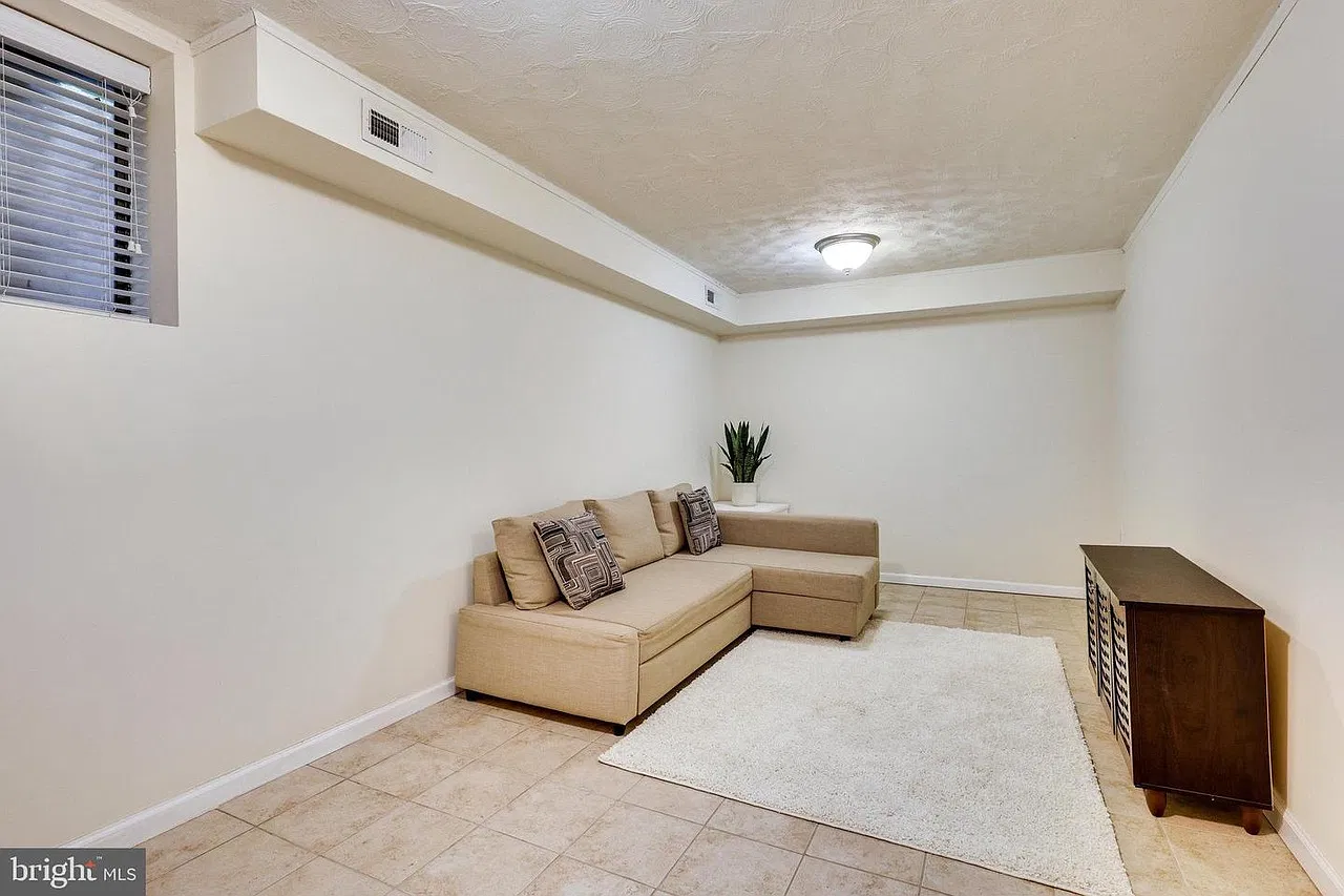 3 bed, 1134 sqft, $2,600 — Photo 4