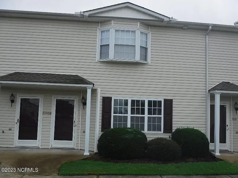 2152 Flagstone Ct #M10 — Photo 1