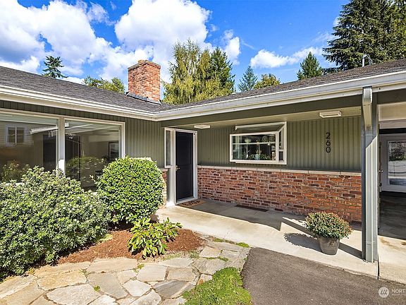 3rd image of 260 2nd Avenue NE