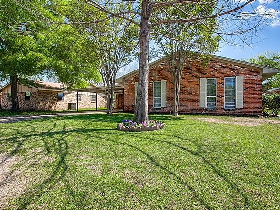 3rd image of 106 Meadowcrest Dr