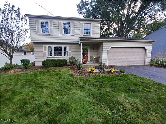 2nd image of 3918 Longhill Dr SE