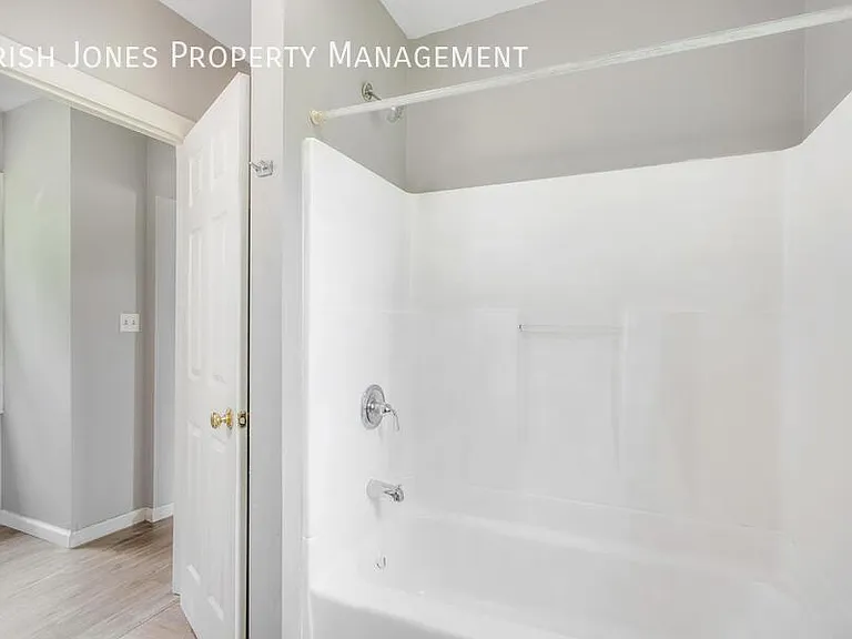 529 Winslow Ave #UPPER — Photo 13