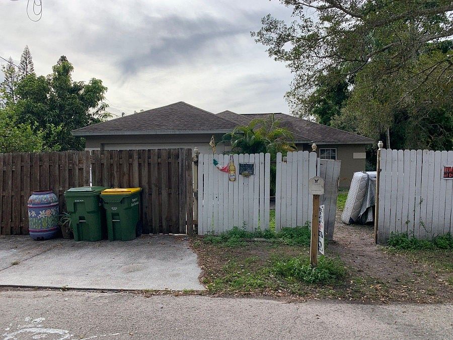 1st image of 1250 43rd St