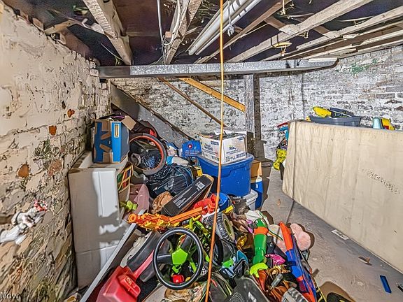 4th image of 713 N 4th St
