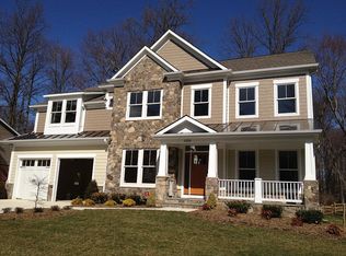 1014 Aponi Rd SE, Vienna, VA 22180