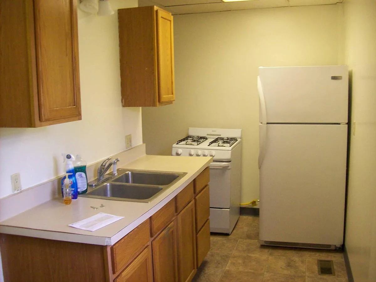 2 bed, 990 sqft, $790 — Photo 3