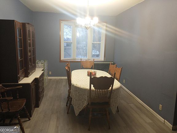 4th image of 1006 Ridge Rd