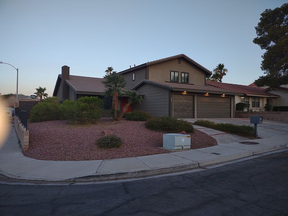 1st image of 322 Esquina Dr