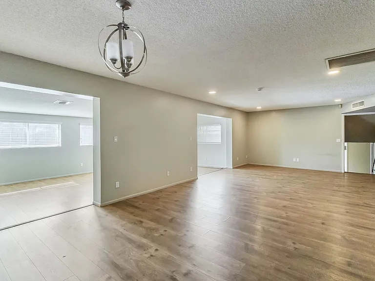 3511 S Alder Dr — Photo 5
