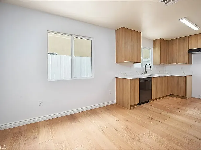 8839 Cedros Ave #2 — Photo 21
