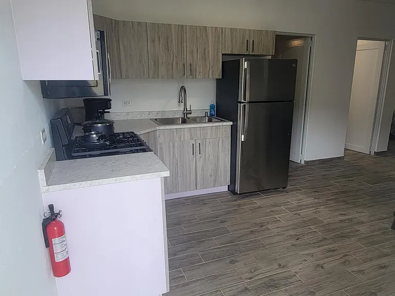 405 Hacienda La Salle #23 — Photo 4