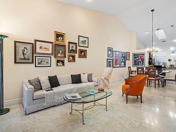 5th image of 7722 Majestic Palm Drive #A