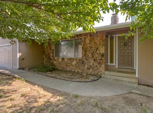 21377 Gilbert Dr, Redding, CA 96002