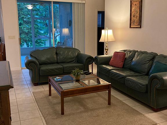 Living room Genuine leather sofas.