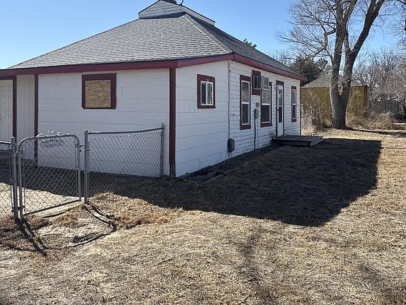3rd image of 306 E Curtis St