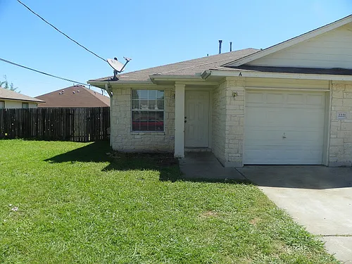 2221 Creekside Ln Photo 1