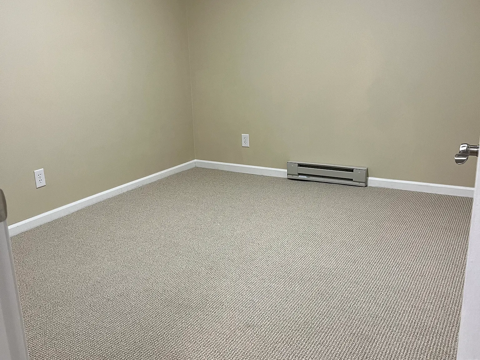 1 bed, 550 sqft, $975 — Photo 4