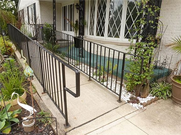 2nd image of 132 Dartmouth Cir