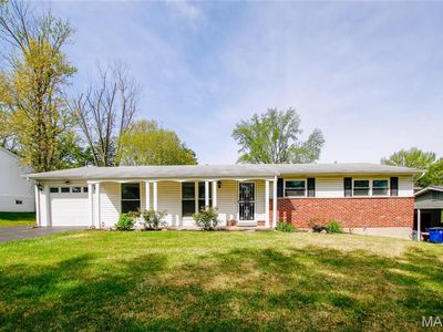 1315 Jeanne Hills Dr, Saint Louis, MO, 63146