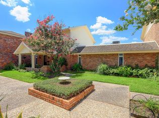 1823 Saxony Ln, Houston, TX 77058