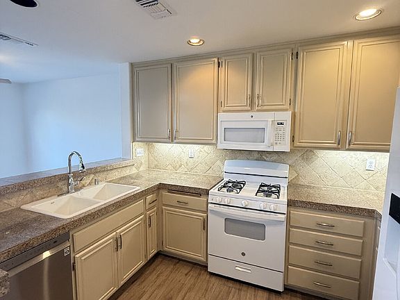 5th image of 4665 Los Alamos Way Unit C