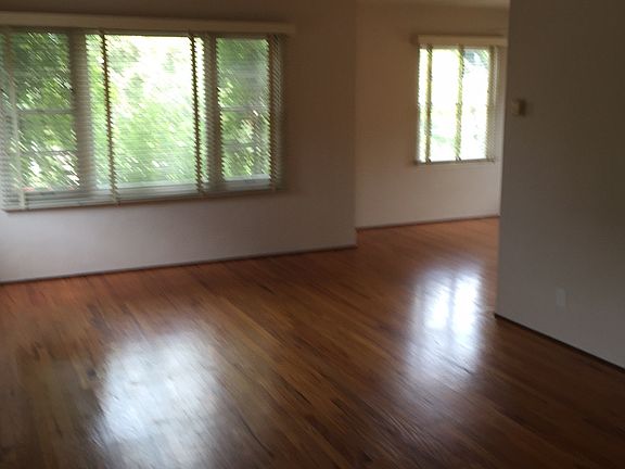 LARGE OPEN SPACE LIVING ROOM