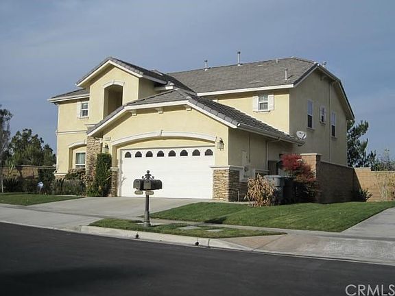 3rd image of 15933 Avenal Ct