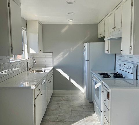 2nd image of 1229 Henderson Ave APT 4