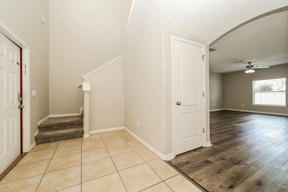 3 bed, 2.5 bath, 1808 sqft, $2,125 — Photo 4