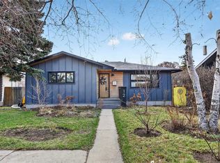12 W Glacier Dr SW, Calgary, AB T3E5A1