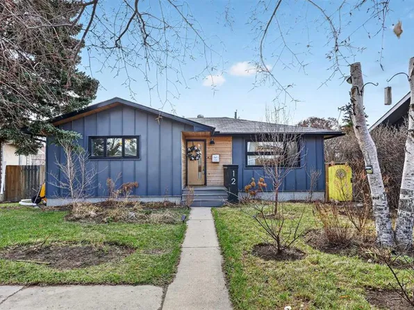 12 W Glacier Dr SW, Calgary, AB T3E 5A1