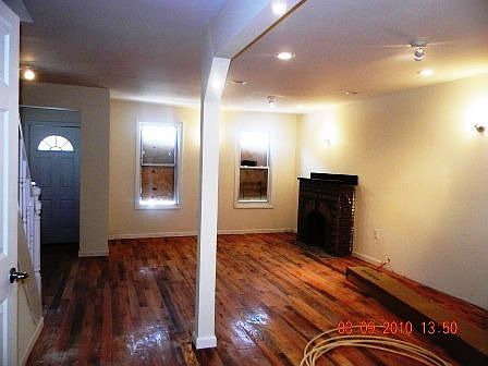 3rd image of 166 12 Douglas Ave