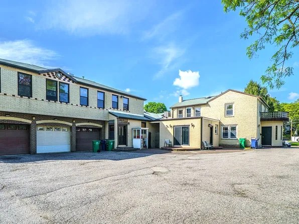 298 River St #1, Newton, MA 02465