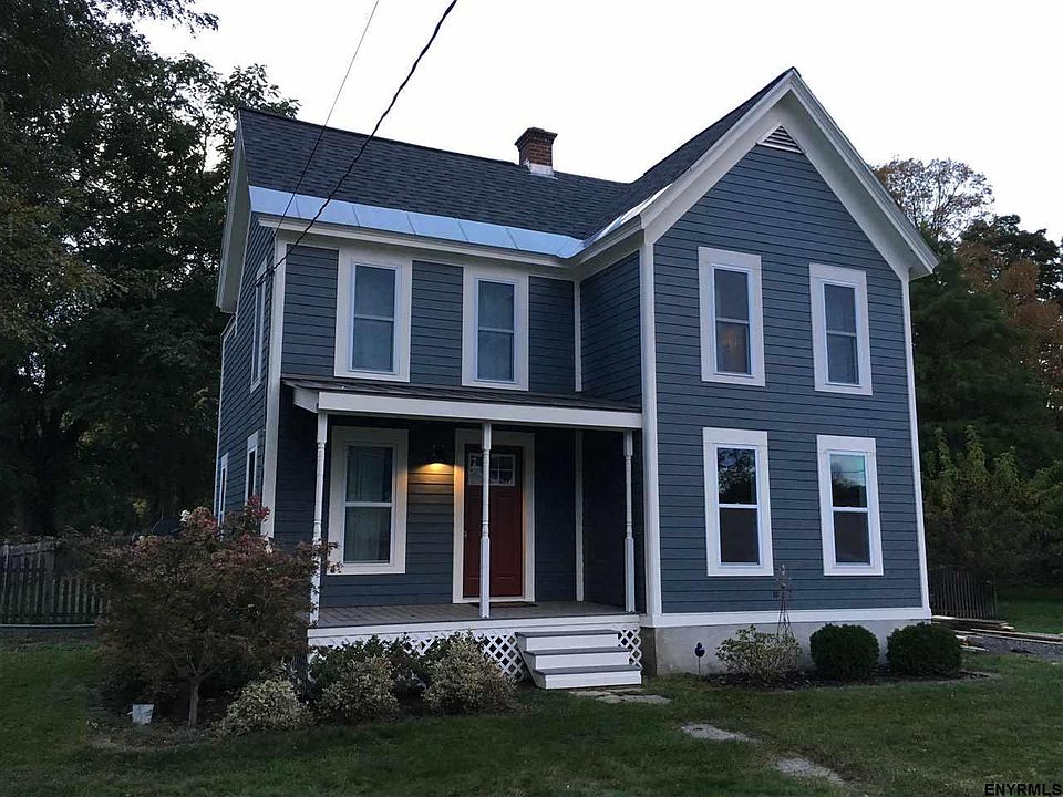 1st image of 944 Main St