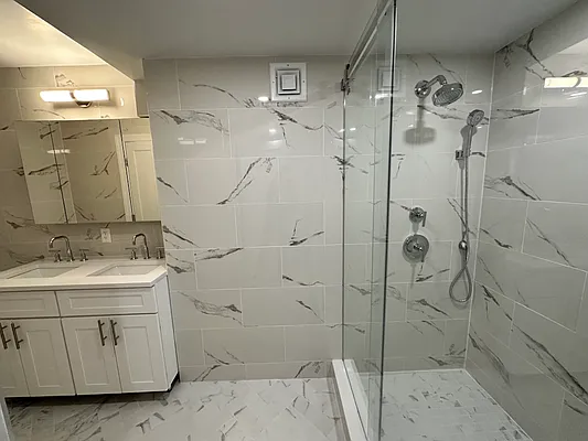 Rented by UES Management | media 22