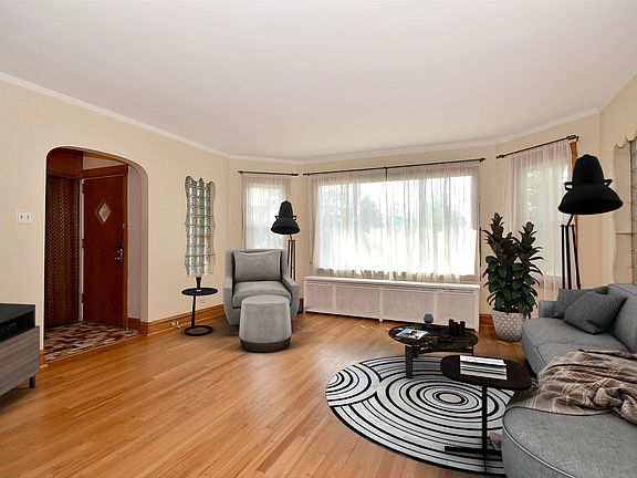 2nd image of 7916 W Barry Ave