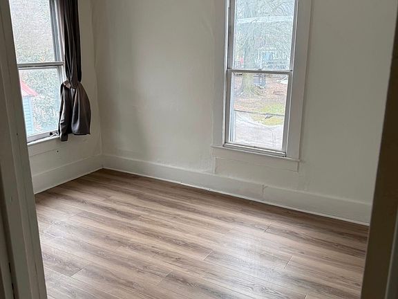 3rd image of 355 Locust St