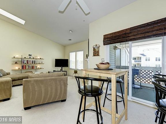 Dining Area (1 of 2)