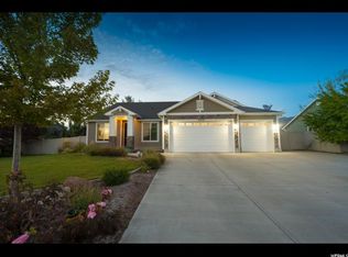 2152 W Chapman Ln, Farmington, UT 84025