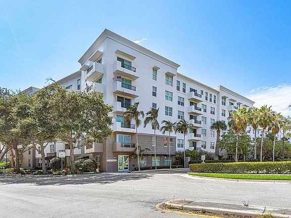 2nd image of 2421 NE 65th Street #509
