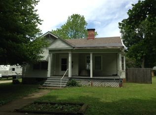 108 Gilbert St, Rossville, IL
