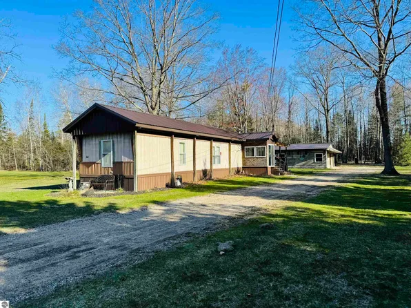 172 Arbutus Ave, Cadillac, MI 49601