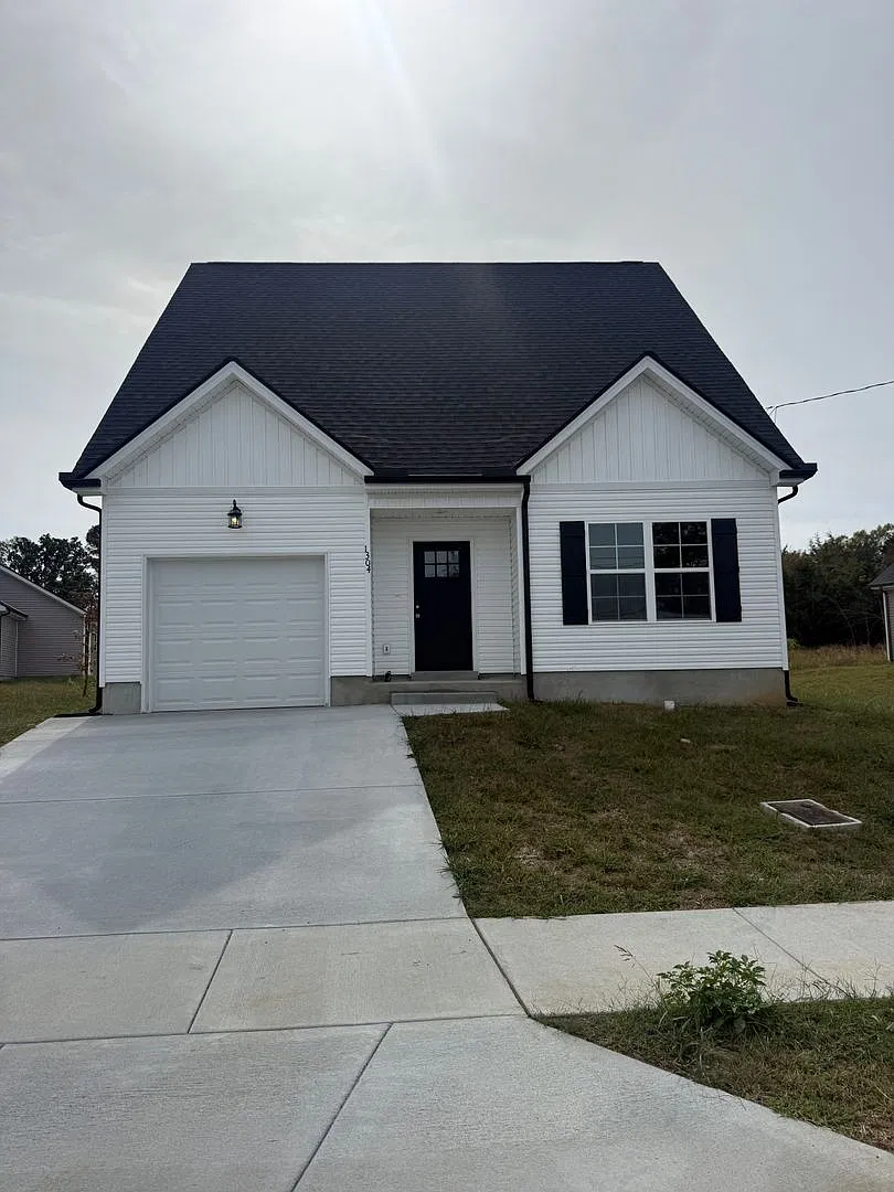 Beautiful New Construction Home with Open-Concept Living! — Photo 2