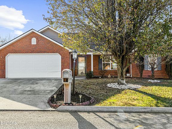 2nd image of 4616 Wellington Point Ln