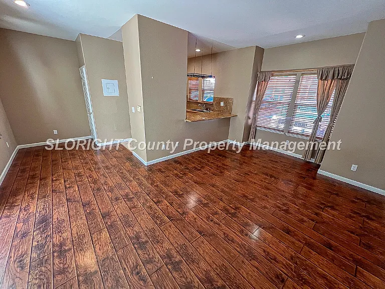 556 Adina Way — Photo 3