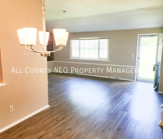 5727 Carolyn Dr — Photo 15