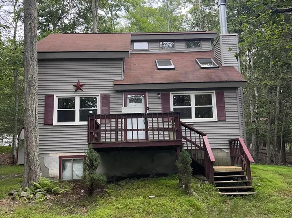 1070 Red Hawk Dr, Lake Ariel, PA 18436