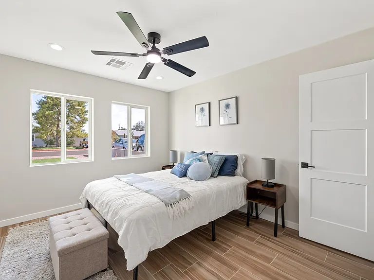 1010 E Indianola Ave — Photo 11