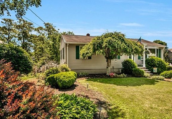 3rd image of 36 Eden Glen Ave