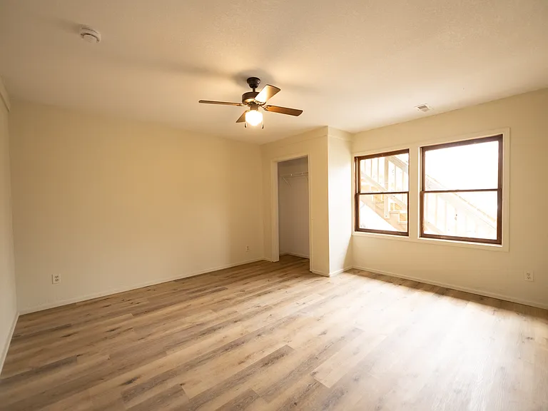 213 Neosho St #F — Photo 3